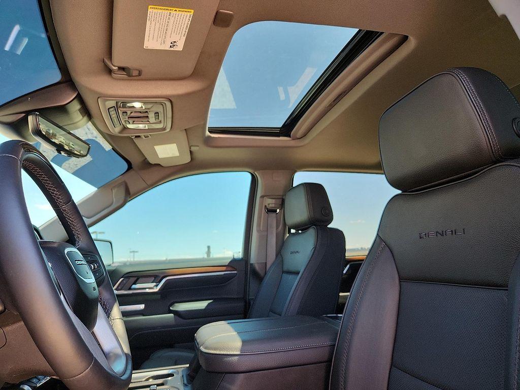 used 2024 GMC Sierra 1500 car, priced at $65,998