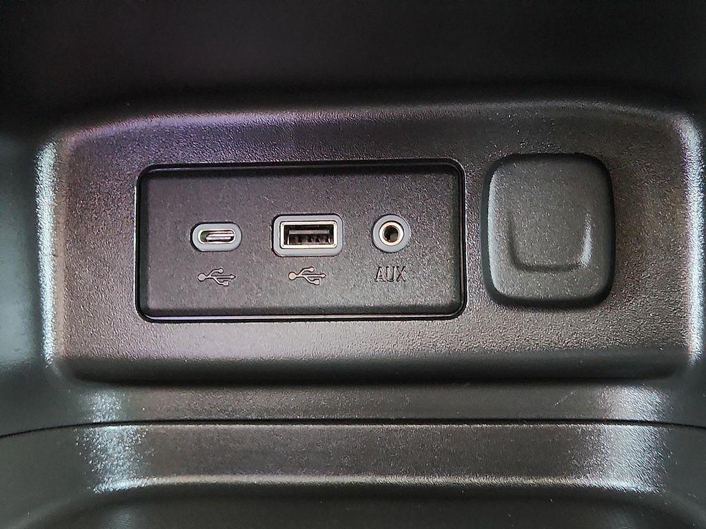 used 2022 Chevrolet Equinox car, priced at $18,998