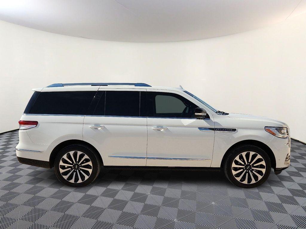 used 2022 Lincoln Navigator car, priced at $52,998