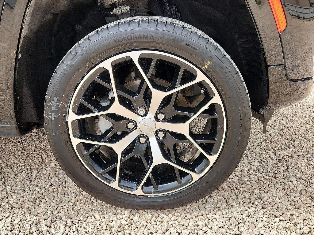 used 2023 Jeep Grand Cherokee car, priced at $41,998