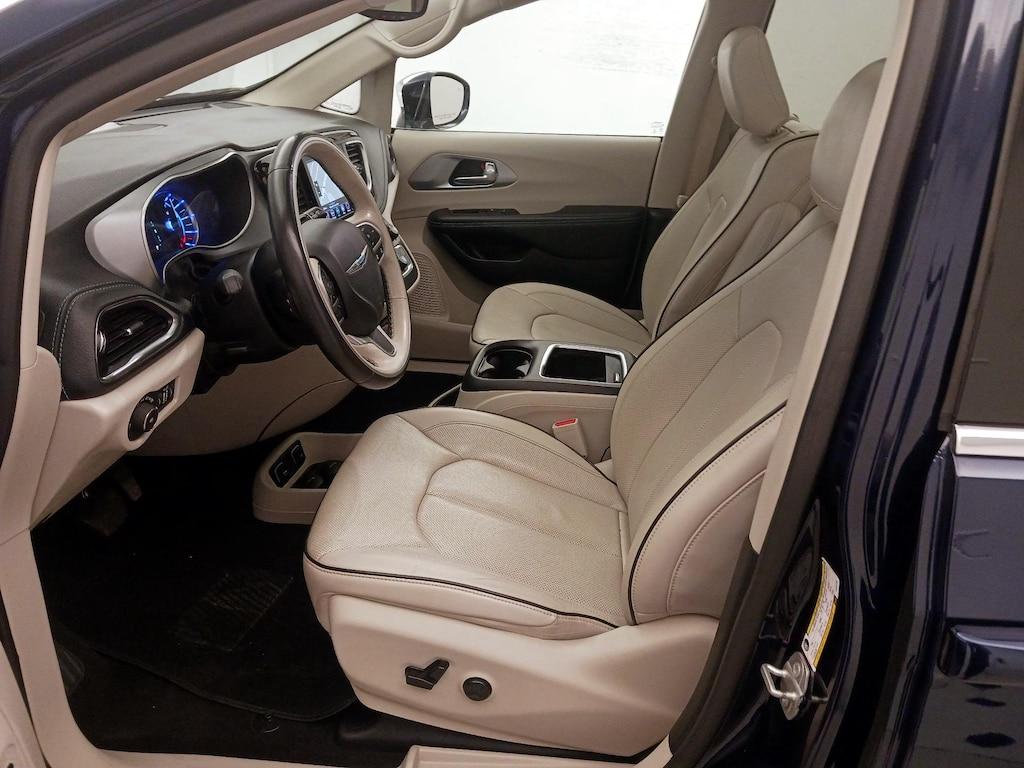 used 2020 Chrysler Pacifica Hybrid car, priced at $33,998