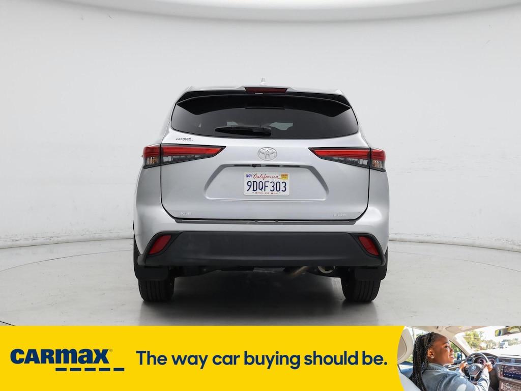 used 2022 Toyota Highlander car, priced at $41,998