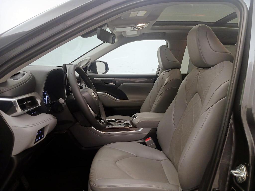used 2022 Toyota Highlander car, priced at $48,998