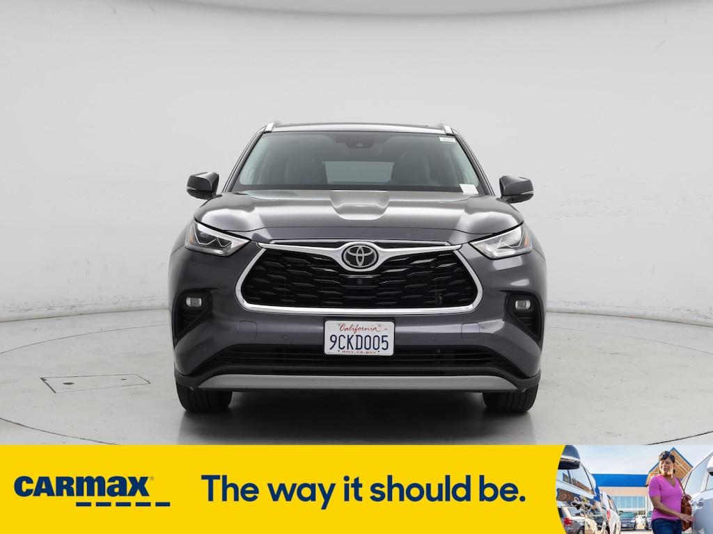 used 2022 Toyota Highlander car, priced at $48,998