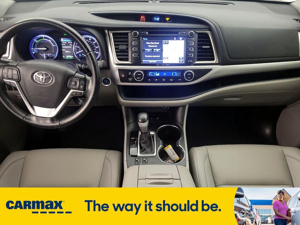 used 2019 Toyota Highlander Hybrid car, priced at $35,998