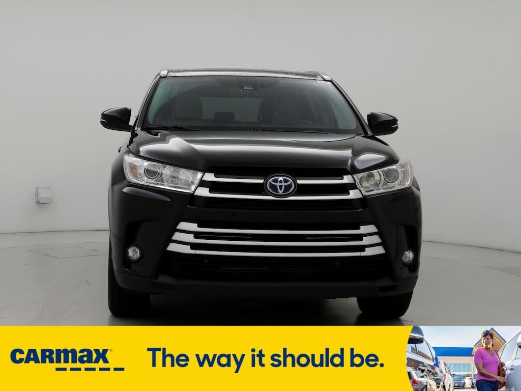 used 2019 Toyota Highlander Hybrid car, priced at $35,998