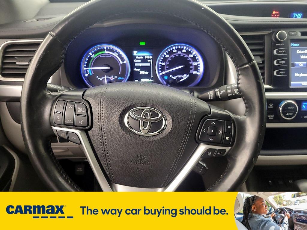 used 2019 Toyota Highlander Hybrid car, priced at $35,998