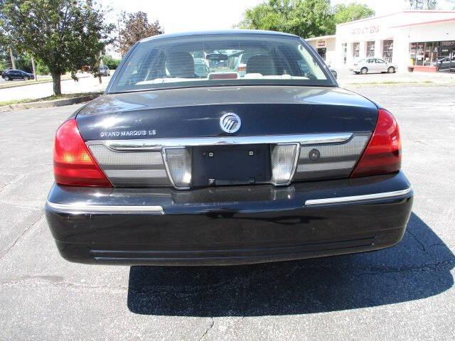 used 2009 Mercury Grand Marquis car, priced at $12,995