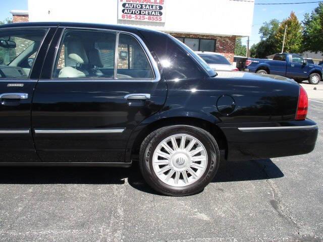 used 2009 Mercury Grand Marquis car, priced at $12,995