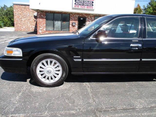 used 2009 Mercury Grand Marquis car, priced at $12,995