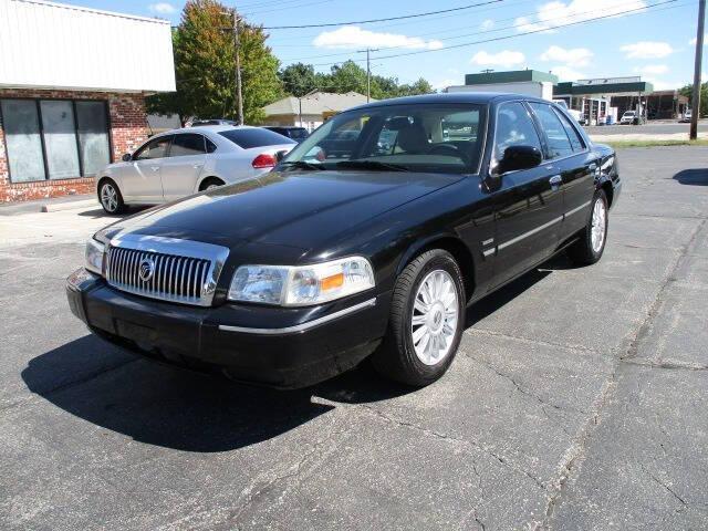 used 2009 Mercury Grand Marquis car, priced at $12,995