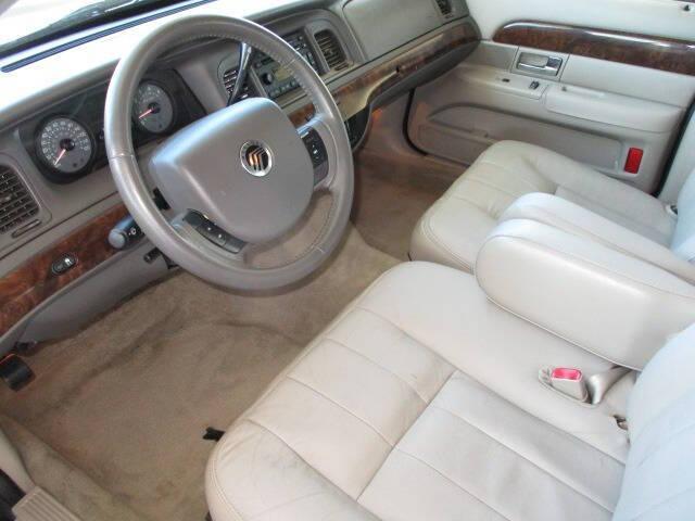 used 2009 Mercury Grand Marquis car, priced at $12,995