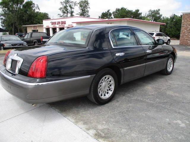 used 1999 Lincoln Town Car car, priced at $10,000