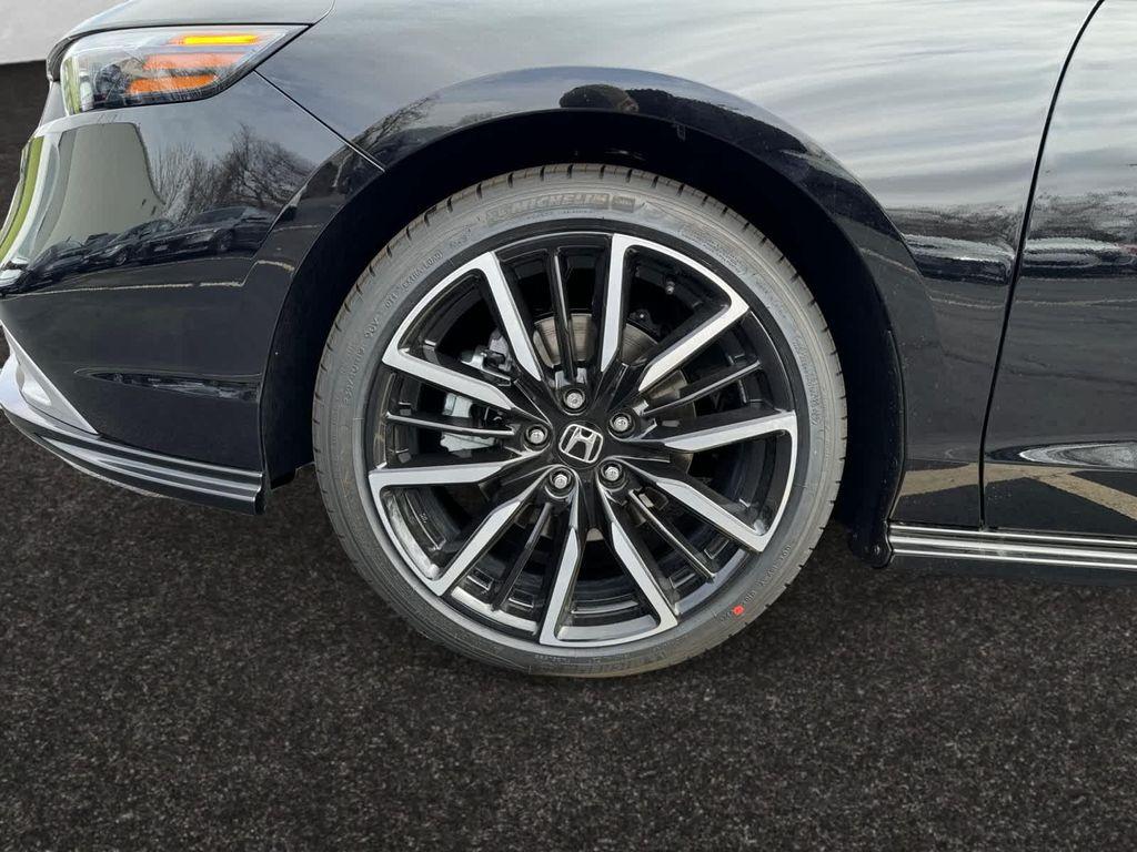 new 2025 Honda Accord Hybrid car, priced at $40,495