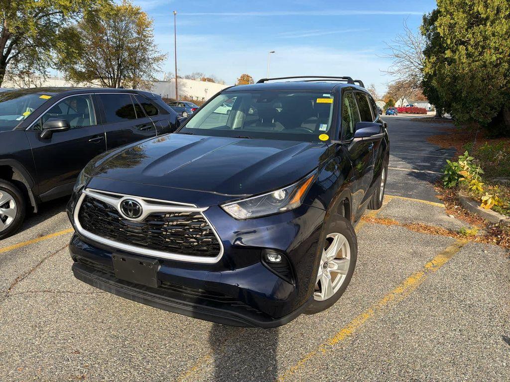 used 2022 Toyota Highlander car, priced at $28,087