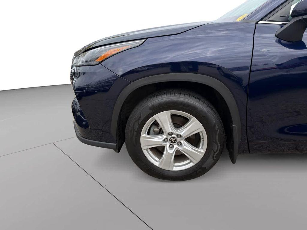 used 2022 Toyota Highlander car, priced at $26,488