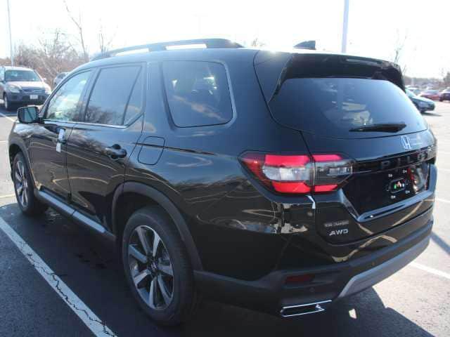 new 2025 Honda Pilot car, priced at $54,530