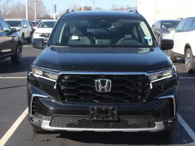 new 2025 Honda Pilot car, priced at $54,530