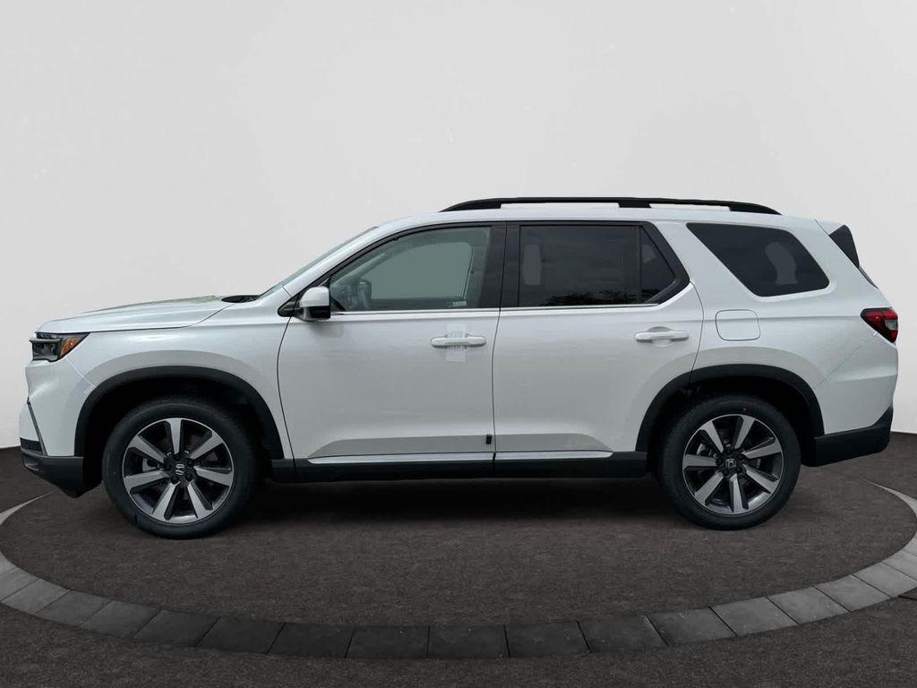new 2025 Honda Pilot car, priced at $51,550