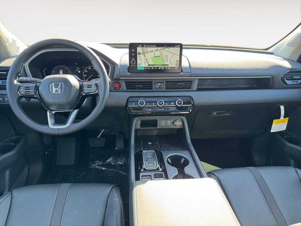 new 2025 Honda Pilot car, priced at $51,550