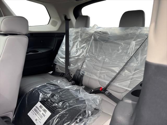 new 2025 Honda Pilot car, priced at $51,050