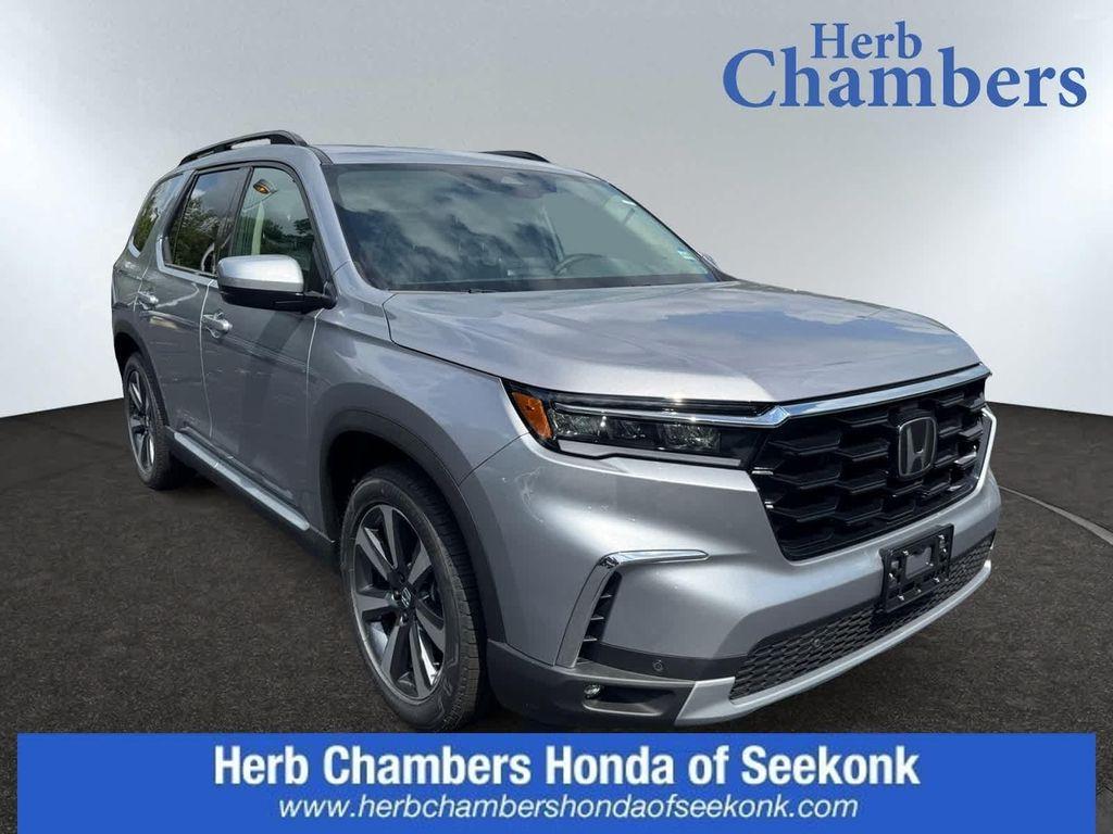 new 2025 Honda Pilot car, priced at $51,050