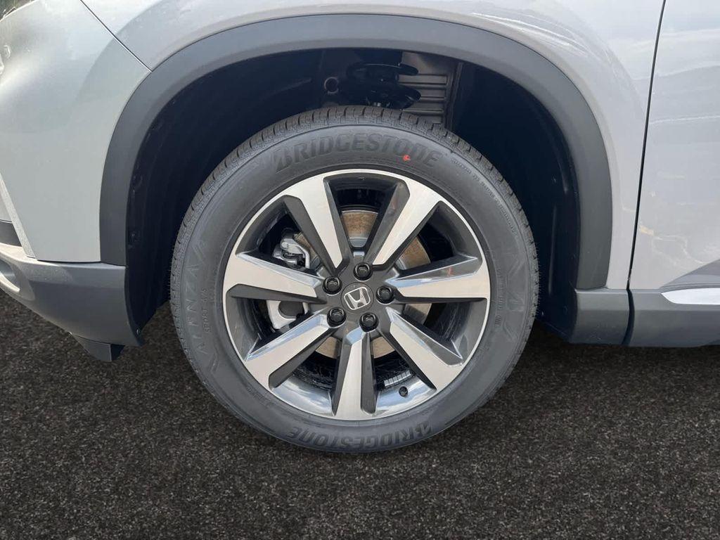 new 2025 Honda Pilot car, priced at $51,050