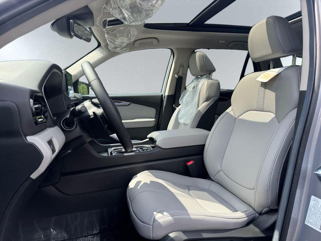 new 2025 Honda Pilot car, priced at $51,050