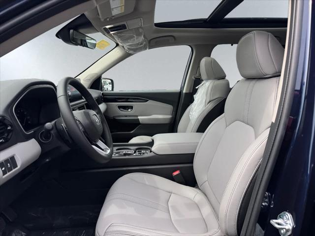 new 2025 Honda Pilot car, priced at $51,050