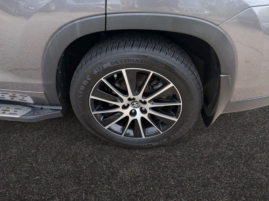 used 2018 Toyota Highlander car, priced at $22,467