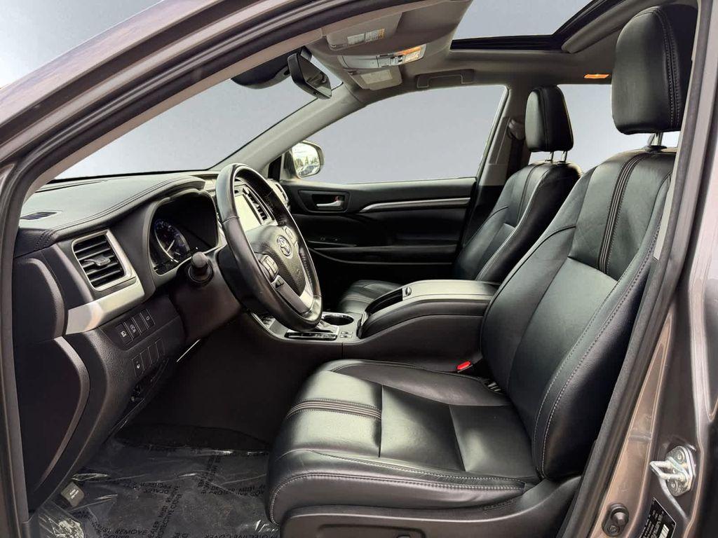 used 2018 Toyota Highlander car, priced at $22,467