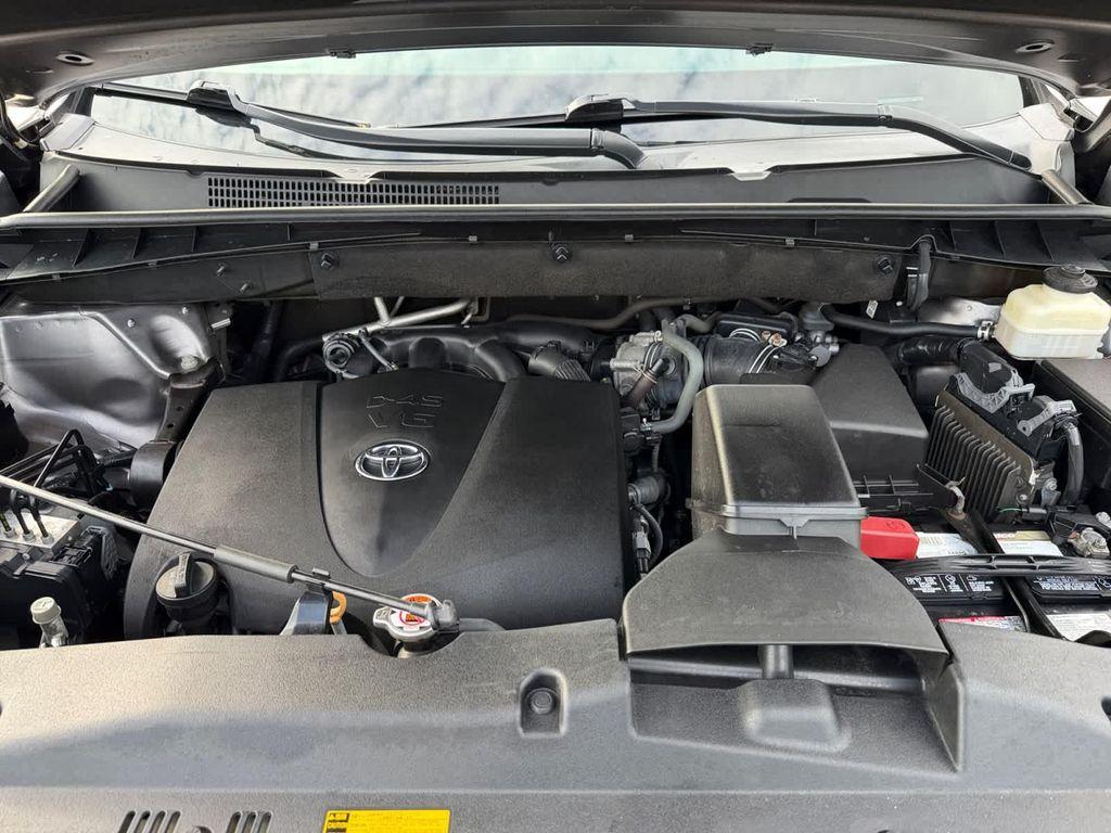 used 2018 Toyota Highlander car, priced at $22,467
