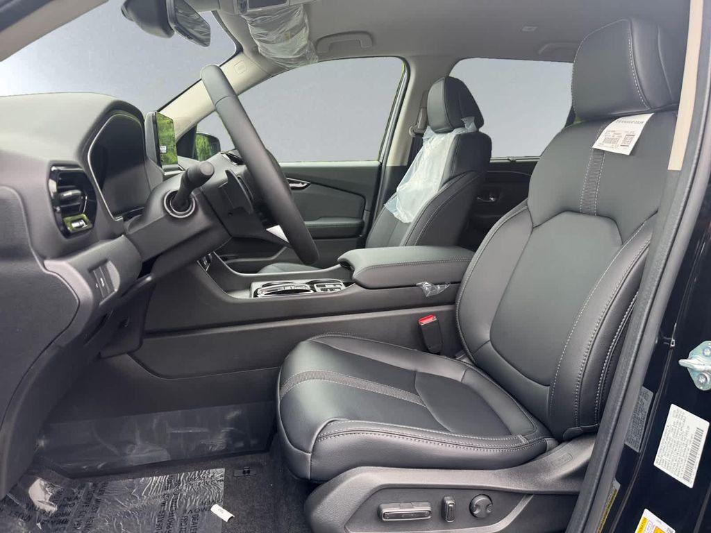 new 2025 Honda Pilot car, priced at $47,095
