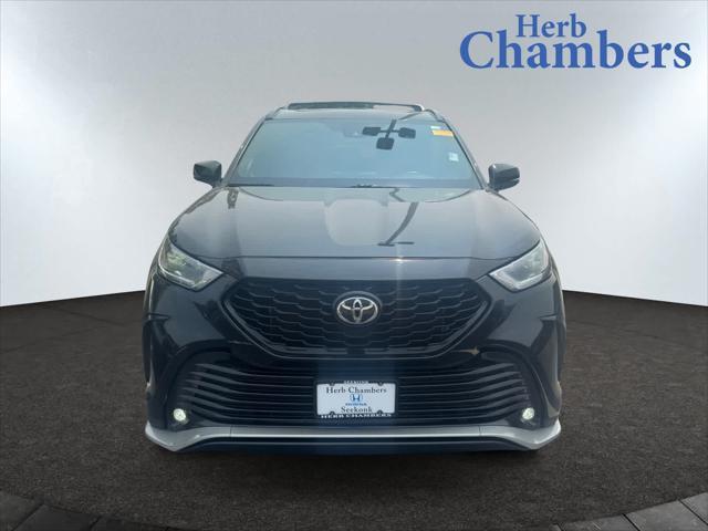 used 2022 Toyota Highlander car, priced at $33,968