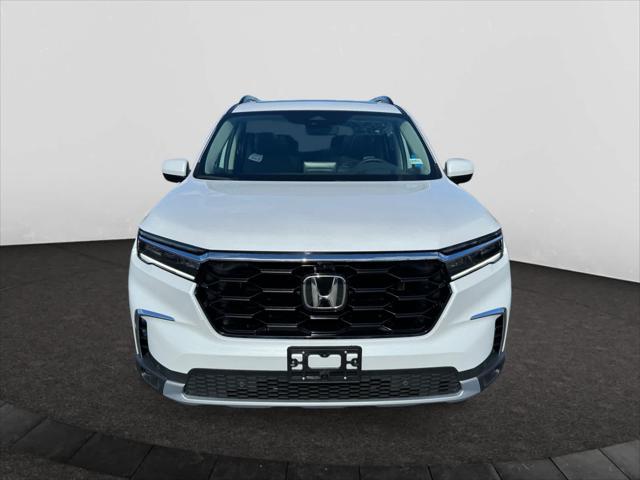 new 2025 Honda Pilot car, priced at $54,930