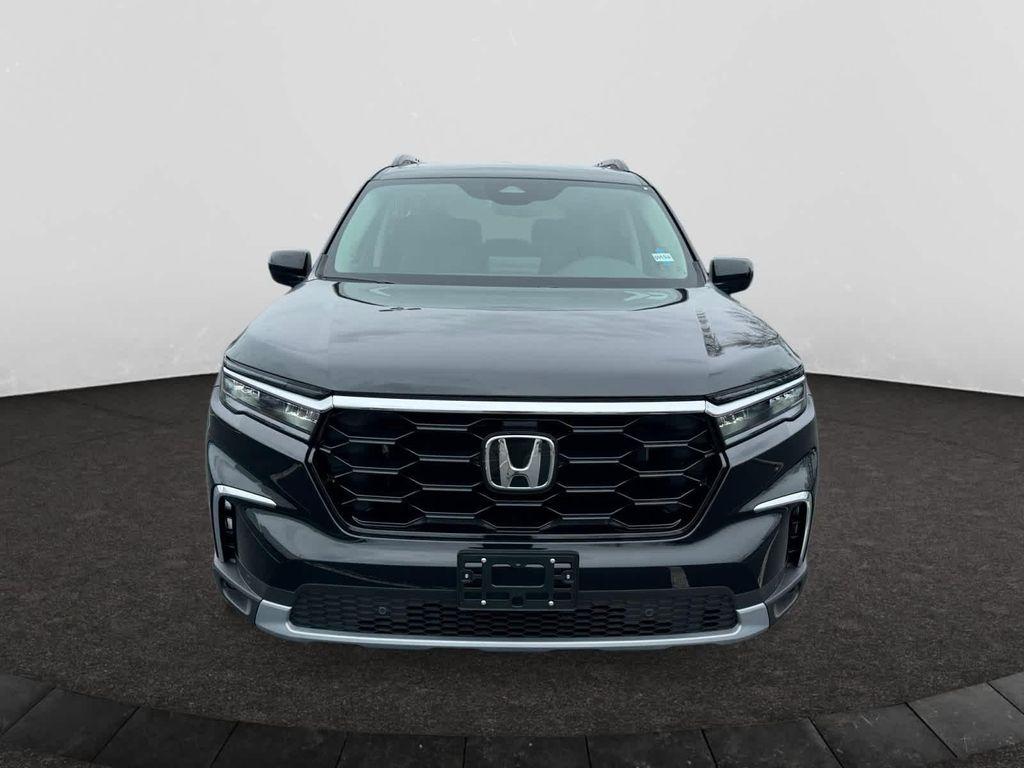 new 2025 Honda Pilot car, priced at $51,095