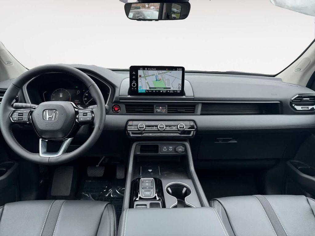 new 2025 Honda Pilot car, priced at $51,095