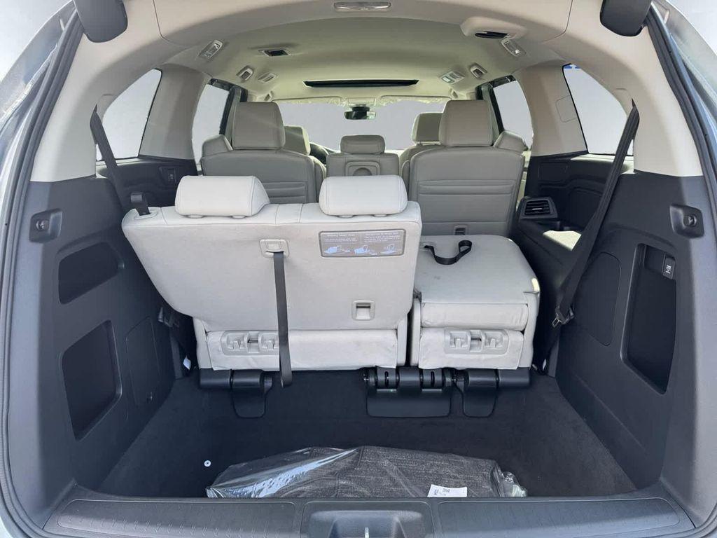 new 2026 Honda Odyssey car, priced at $44,290