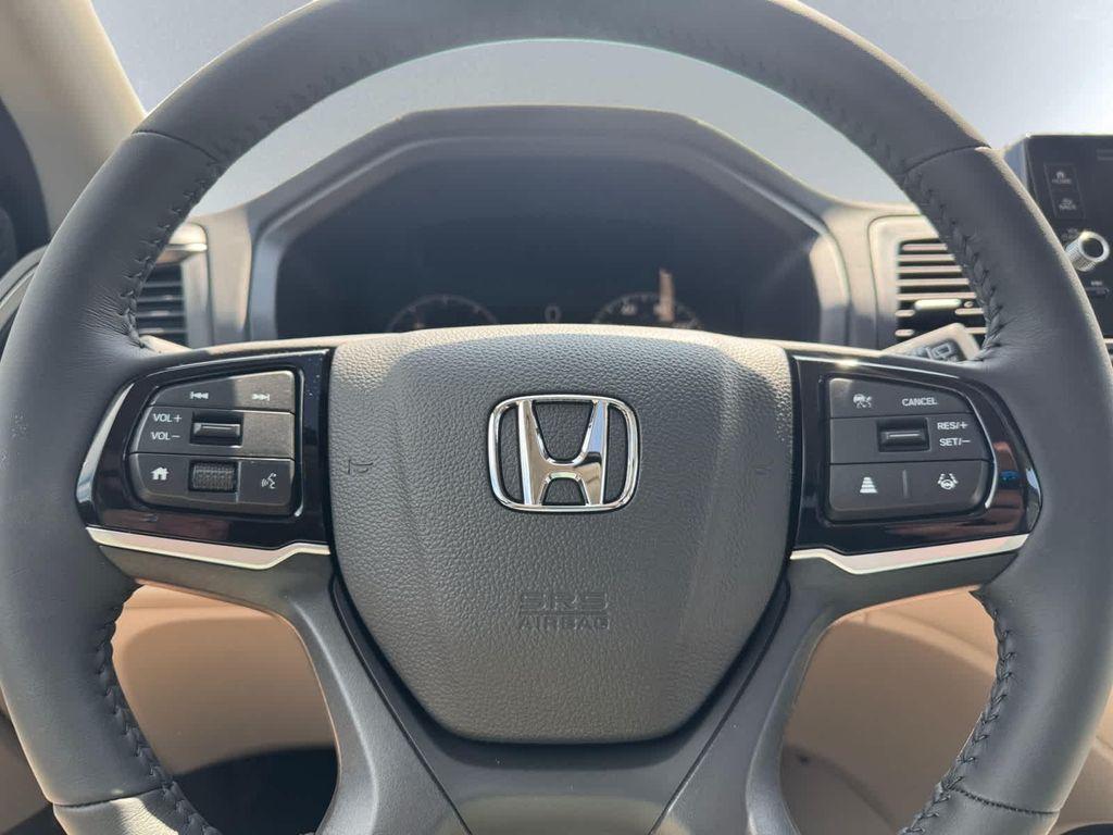 new 2026 Honda Odyssey car, priced at $44,290