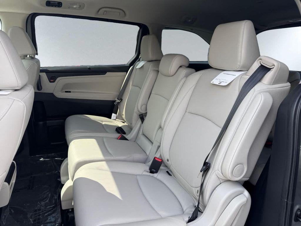 new 2026 Honda Odyssey car, priced at $44,290