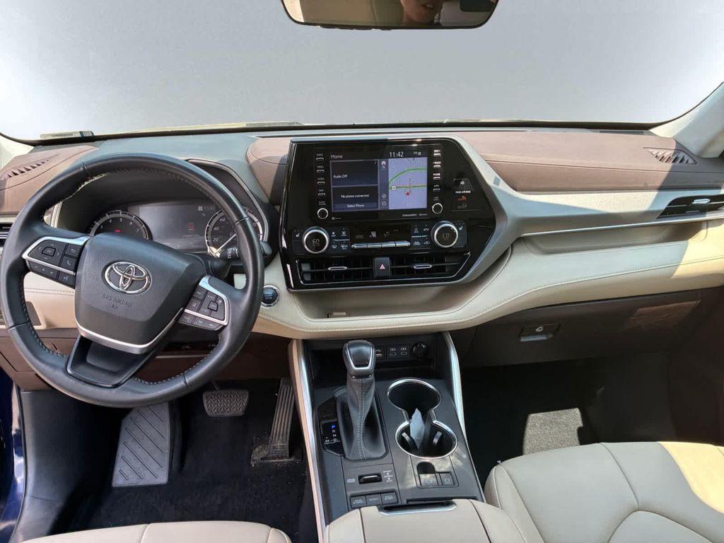 used 2022 Toyota Highlander car, priced at $32,968