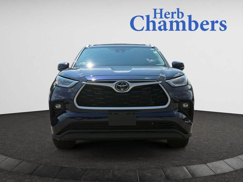 used 2022 Toyota Highlander car, priced at $32,968