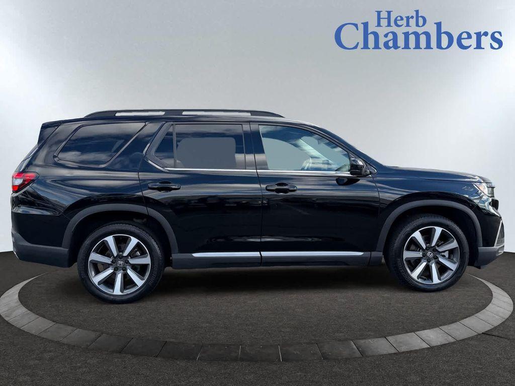 used 2023 Honda Pilot car, priced at $39,987