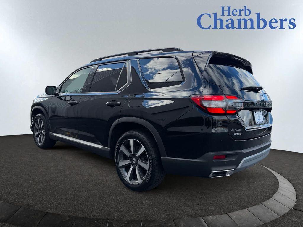 used 2023 Honda Pilot car, priced at $39,987