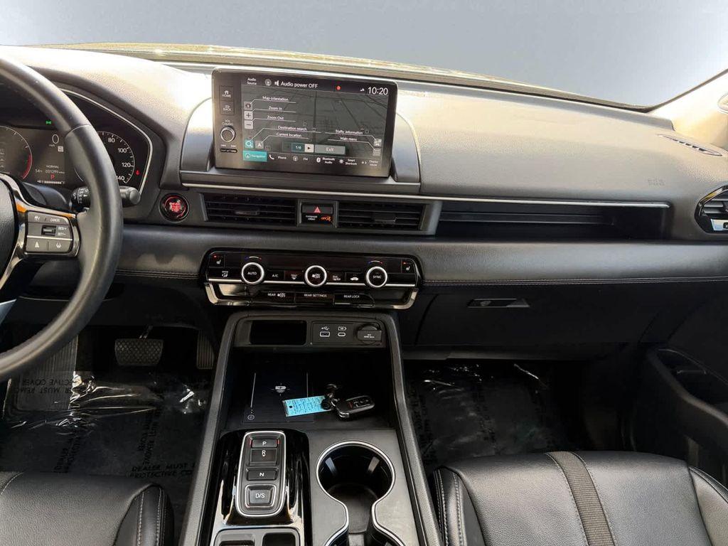 used 2023 Honda Pilot car, priced at $39,987