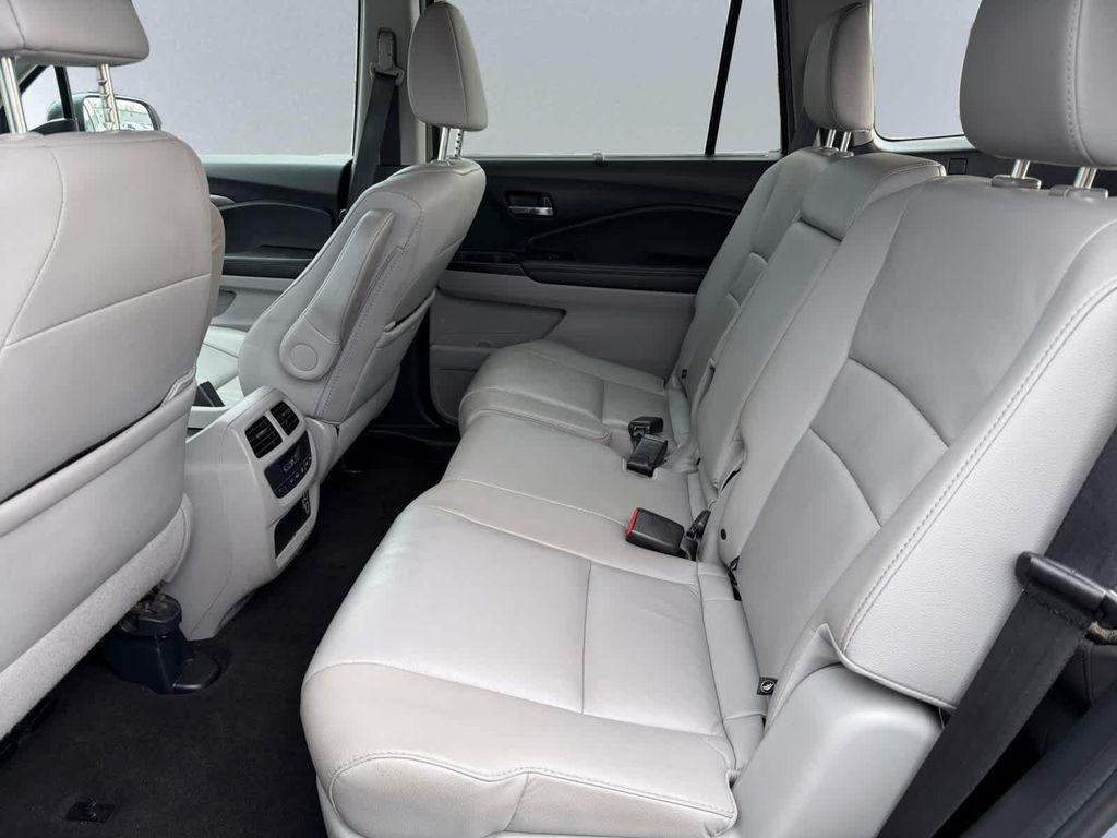 used 2022 Honda Pilot car, priced at $31,987