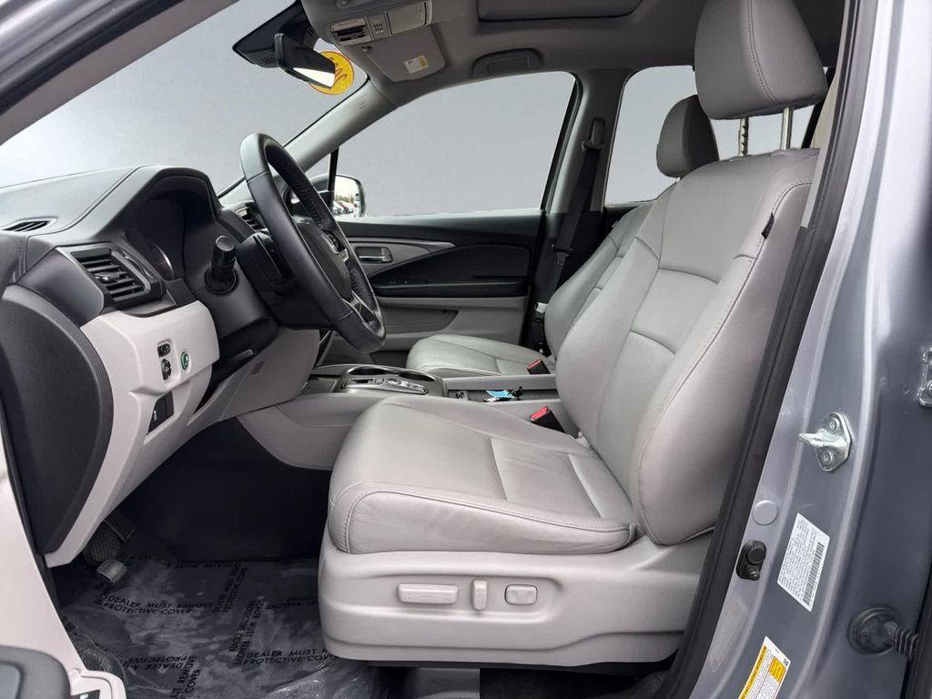 used 2022 Honda Pilot car, priced at $31,987