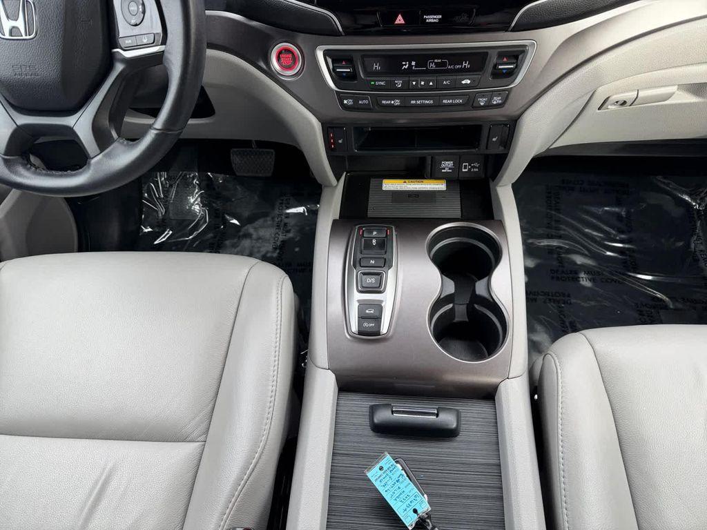 used 2022 Honda Pilot car, priced at $31,987