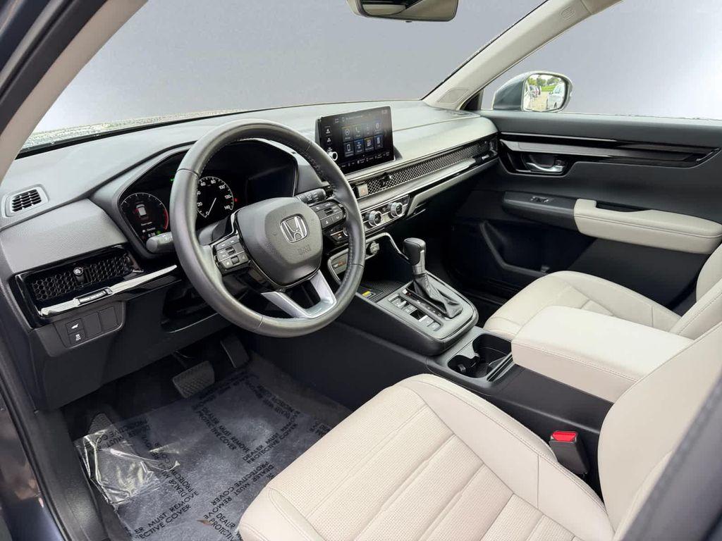 used 2025 Honda CR-V car, priced at $34,467