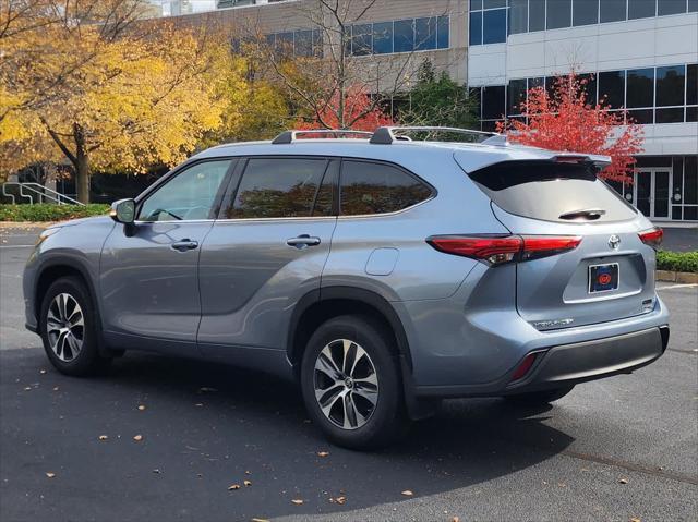 used 2022 Toyota Highlander car, priced at $36,763